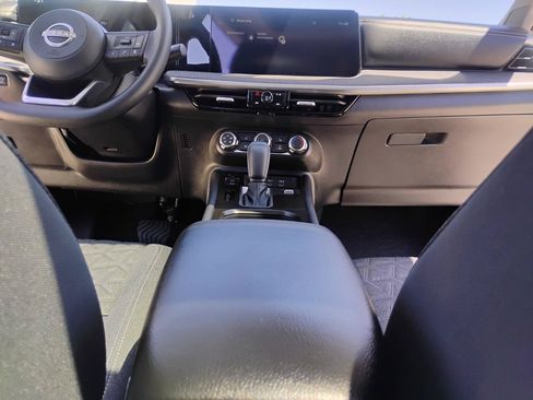 Used 2025 Nissan Kicks SV w/ SV Premium Package FWD image 78