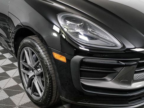 New 2026 Porsche Macan Turbo AWD/4WD image 39