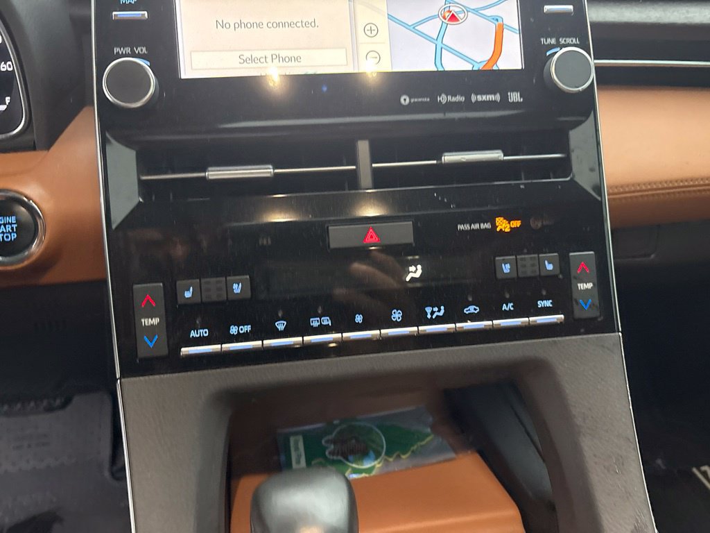 Used 2019 Toyota Avalon Limited w/ Advanced Safety Package FWD image 17