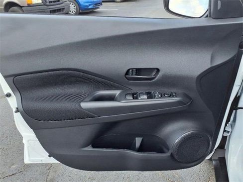 New 2025 Nissan Kicks Play S image 7