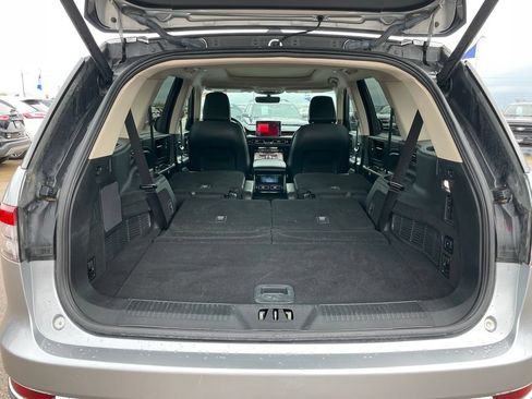 Used 2023 Lincoln Aviator Reserve AWD/4WD image 35