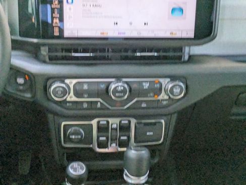 New 2026 Jeep Gladiator Sport image 16