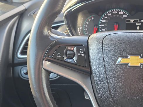 Used 2022 Chevrolet Trax LT w/ LT Convenience Package image 19