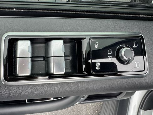 Used 2022 Land Rover Range Rover Westminster Edition image 12