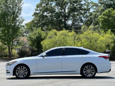 Used 2016 Hyundai Genesis 3.8 RWD image 8
