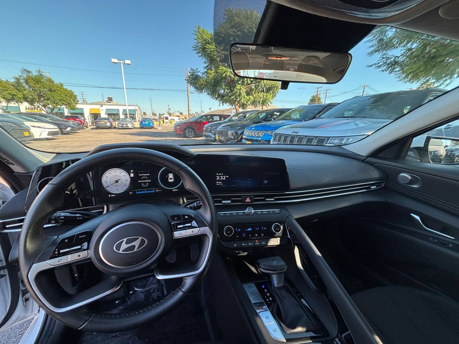 Used 2025 Hyundai Elantra SEL FWD image 34