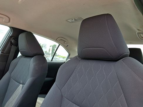 Used 2021 Toyota Corolla LE FWD image 12