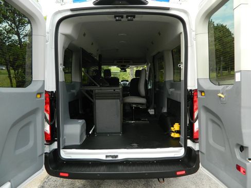 Used 2019 Ford Transit 150 XLT RWD image 11