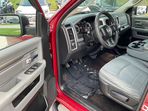 Used 2013 RAM 1500 Classic SLT w/ Premium Display Pkg AWD/4WD image 9