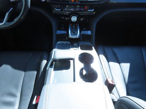 Used 2023 Acura MDX SH-AWD w/ Technology Package image 9