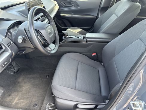 Used 2024 Toyota Prius LE image 10
