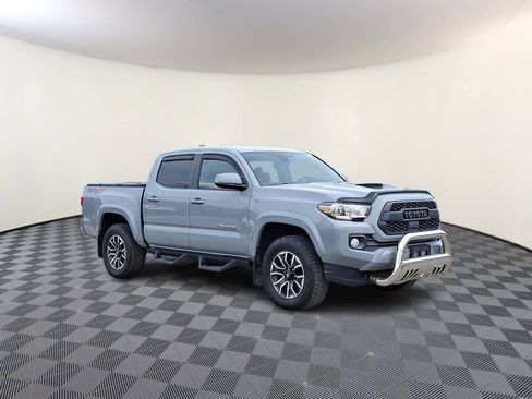 Certified 2020 Toyota Tacoma TRD Sport w/ TRD Premium Sport Package AWD/4WD image 5