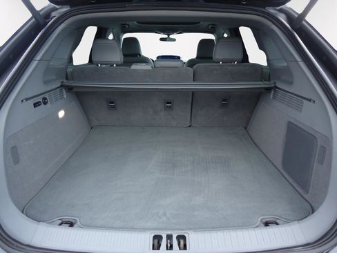 Used 2023 Lincoln Nautilus Reserve w/ Equipment Group 202A image 32