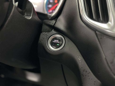 Used 2019 Chevrolet Equinox LT w/ Sun & Navigation Package image 27