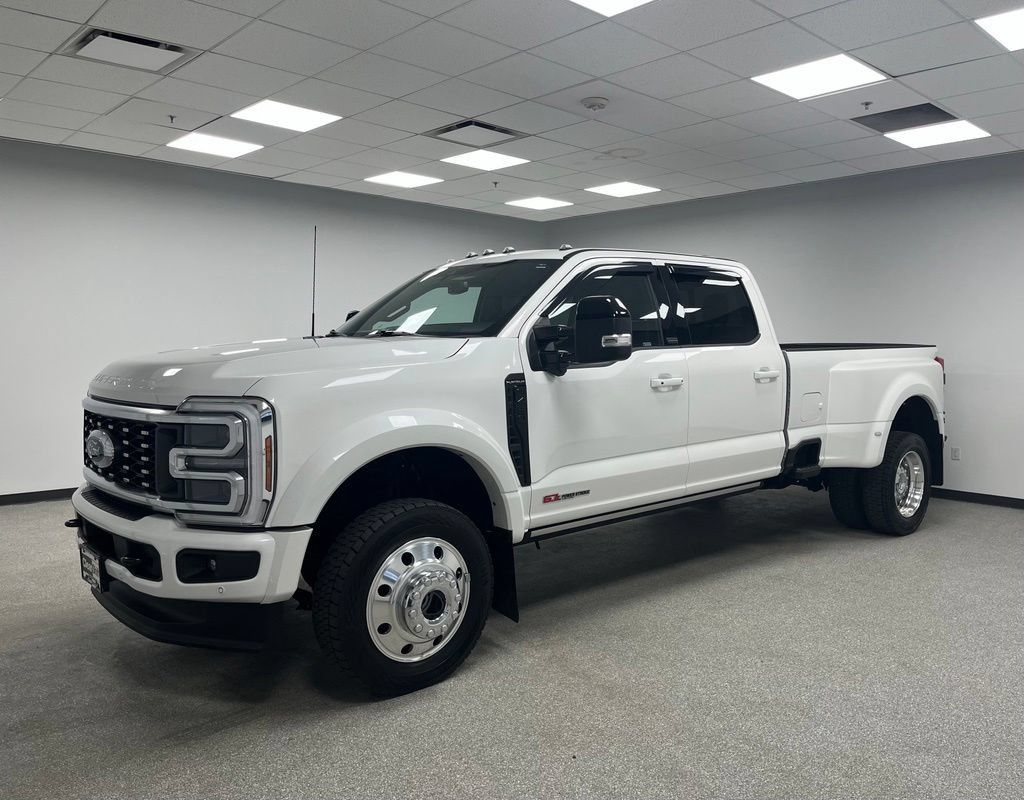 Used 2025 Ford F450 Platinum w/ FX4 Off-Road Package AWD/4WD image 6
