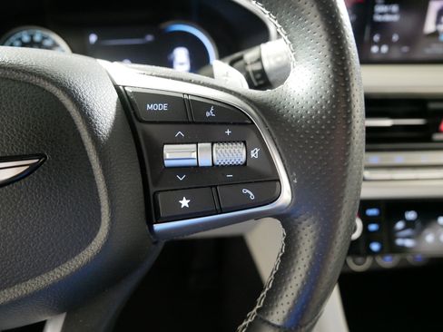 Used 2024 Genesis G70 2.5T AWD/4WD image 28