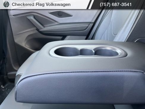 New 2025 Volkswagen Tiguan SE image 51