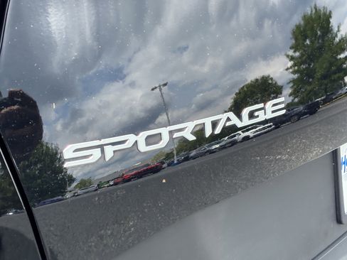 Used 2024 Kia Sportage EX FWD image 10
