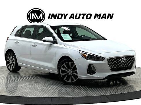 Used 2019 Hyundai Elantra GT FWD image 2