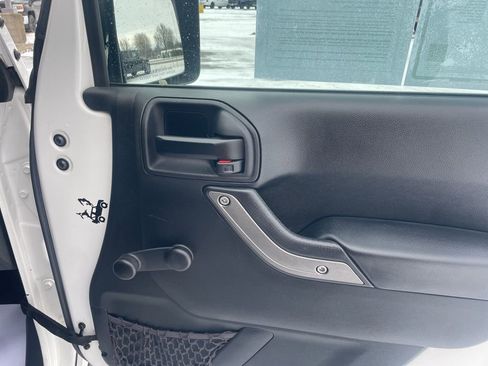 Used 2016 Jeep Wrangler Sport image 14