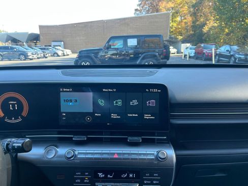 Used 2025 Hyundai Kona SEL image 18