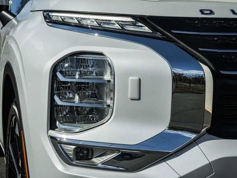 Used 2024 Mitsubishi Outlander SEL image 18