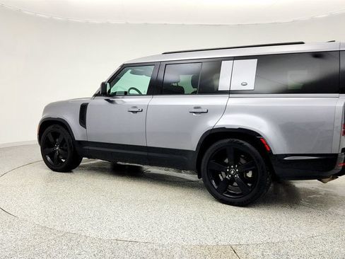 Used 2024 Land Rover Defender 130 X-Dynamic SE AWD/4WD image 7
