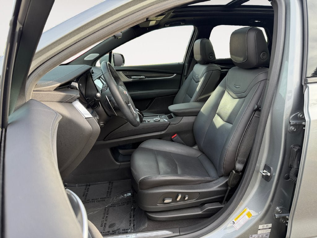 Used 2023 Cadillac XT5 Sportv w/ Technology Package AWD/4WD image 7
