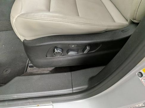 Used 2020 Cadillac XT4 Premium Luxury w/ Enhanced Visibility Package FWD image 18