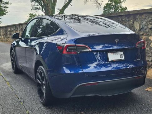 Used 2023 Tesla Model Y AWD image 13