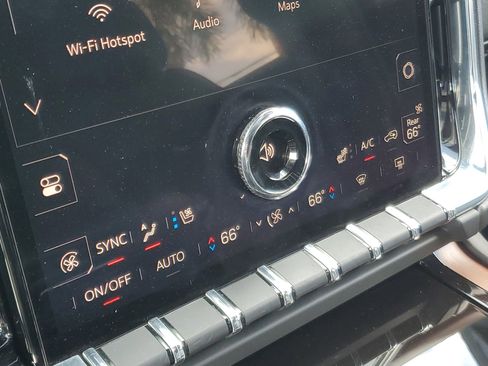 Used 2025 GMC Yukon Denali RWD image 32