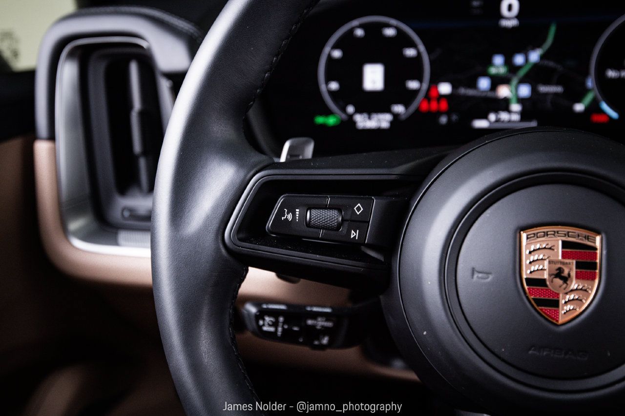Certified 2026 Porsche Cayenne AWD/4WD image 17