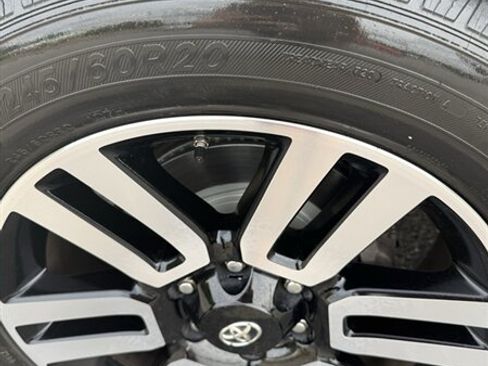 Used 2018 Toyota 4Runner Limited AWD/4WD image 13