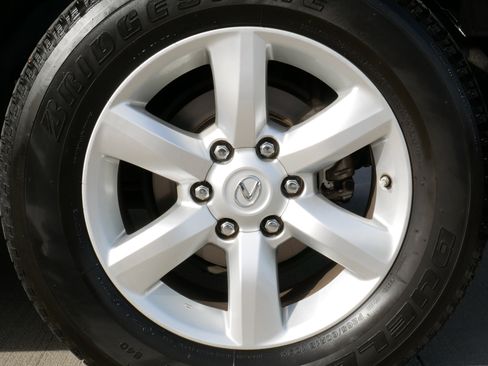 Used 2012 Lexus GX 460 image 17