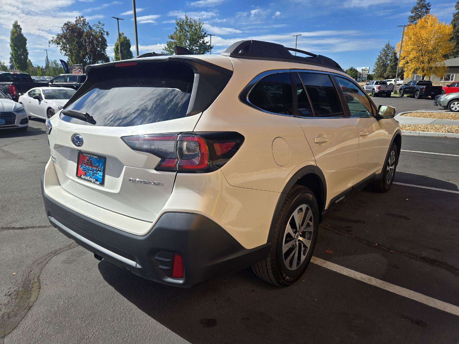 Used 2022 Subaru Outback Premium AWD/4WD image 5