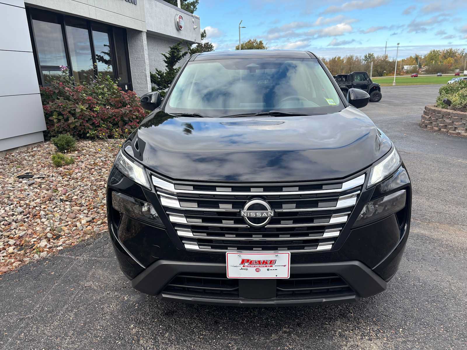 Used 2024 Nissan Rogue SV AWD/4WD image 11