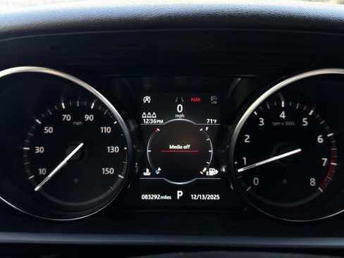 Used 2020 Land Rover Discovery SE image 19