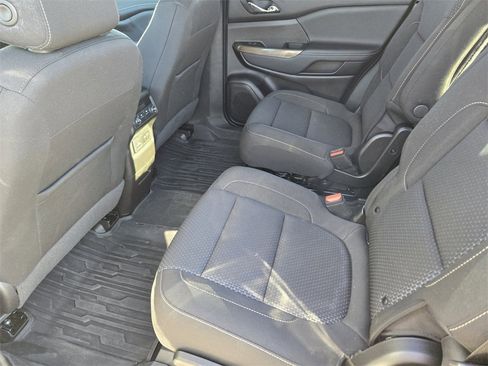 Used 2023 GMC Acadia SLE w/ Driver Convenience Package image 19