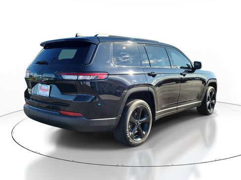 Used 2023 Jeep Grand Cherokee L Laredo AWD/4WD image 4