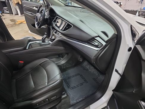 Used 2021 Buick Enclave Avenir w/ Avenir Technology Package image 10