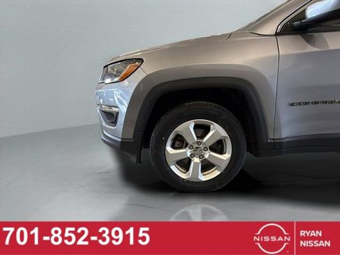 Used 2018 Jeep Compass Latitude w/ Cold Weather Group AWD/4WD image 23