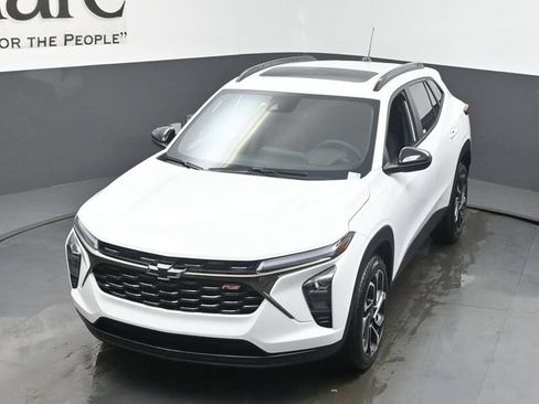 New 2026 Chevrolet Trax RS w/ Sunroof Package FWD image 24