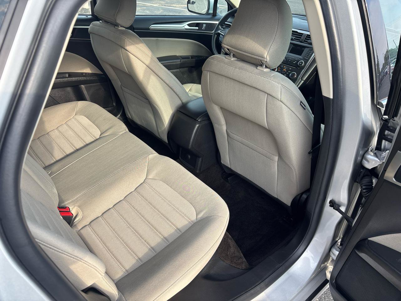 Used 2018 Ford Fusion S FWD image 24