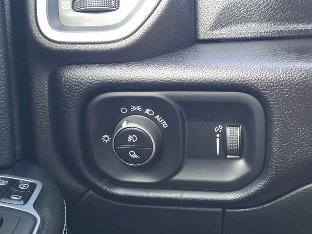 Used 2024 RAM 2500 Big Horn AWD/4WD image 25