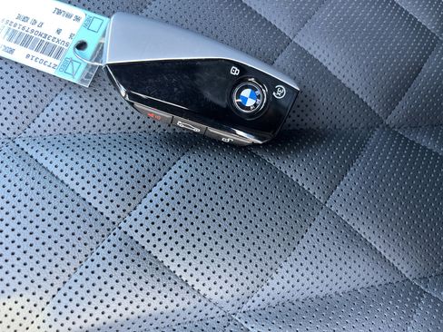 Used 2026 BMW X7 xDrive40i w/ M Sport Package AWD/4WD image 37