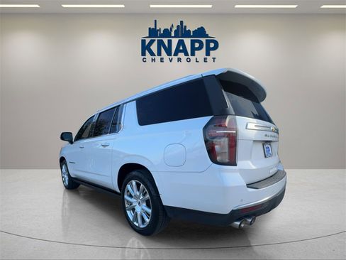 Used 2021 Chevrolet Suburban High Country image 3