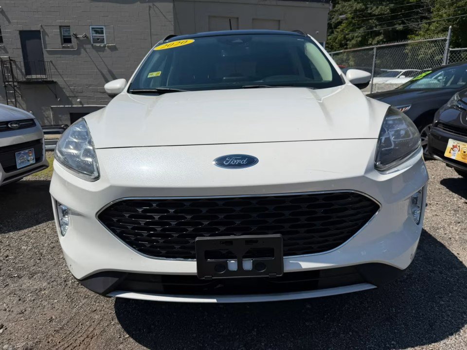 Used 2020 Ford Escape Titanium AWD/4WD image 4