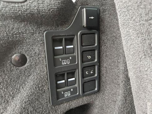 Used 2023 Land Rover Discovery S R-Dynamic image 43