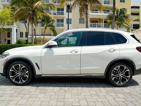 Used 2023 BMW X5 xDrive40i w/ Parking Assistance Package AWD/4WD image 15
