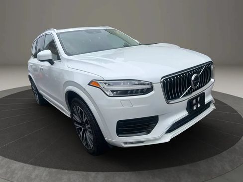 Used 2020 Volvo XC90 T6 Momentum w/ Protection Package Premier AWD/4WD image 3